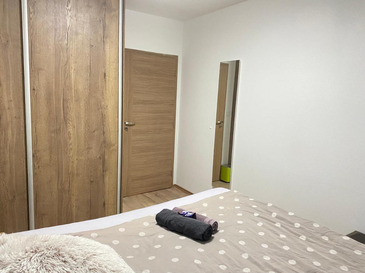 Apartman Slnecna Terasa S Vlastnym Parkovanim Na 2 Auta Apartment Zilina Exterior photo