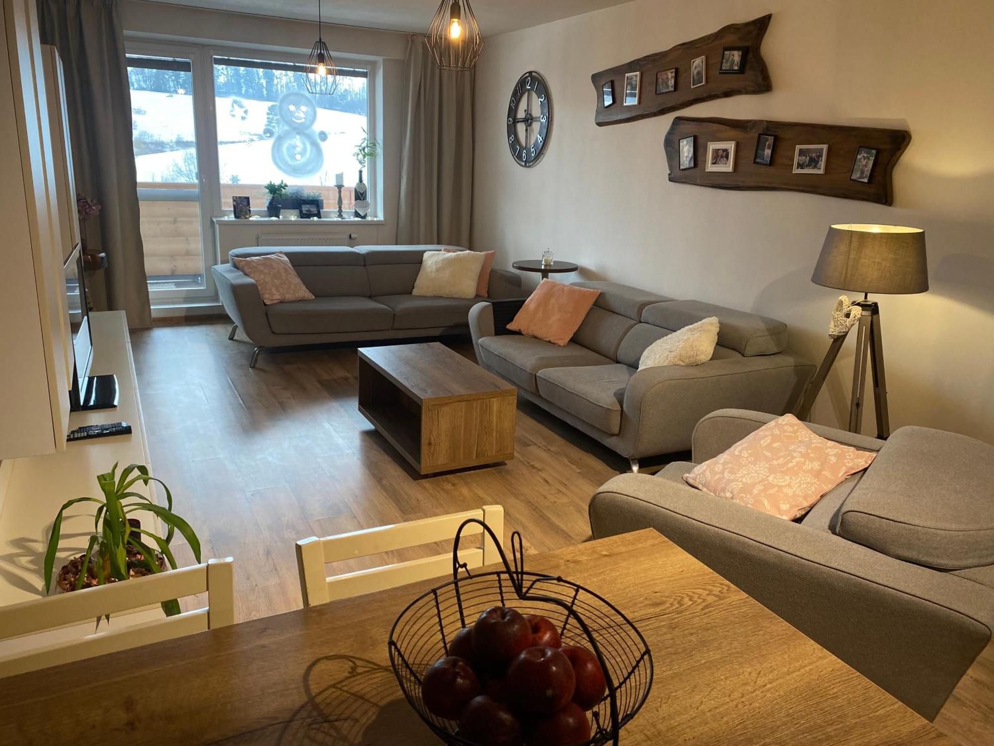 Apartman Slnecna Terasa S Vlastnym Parkovanim Na 2 Auta Apartment Zilina Exterior photo