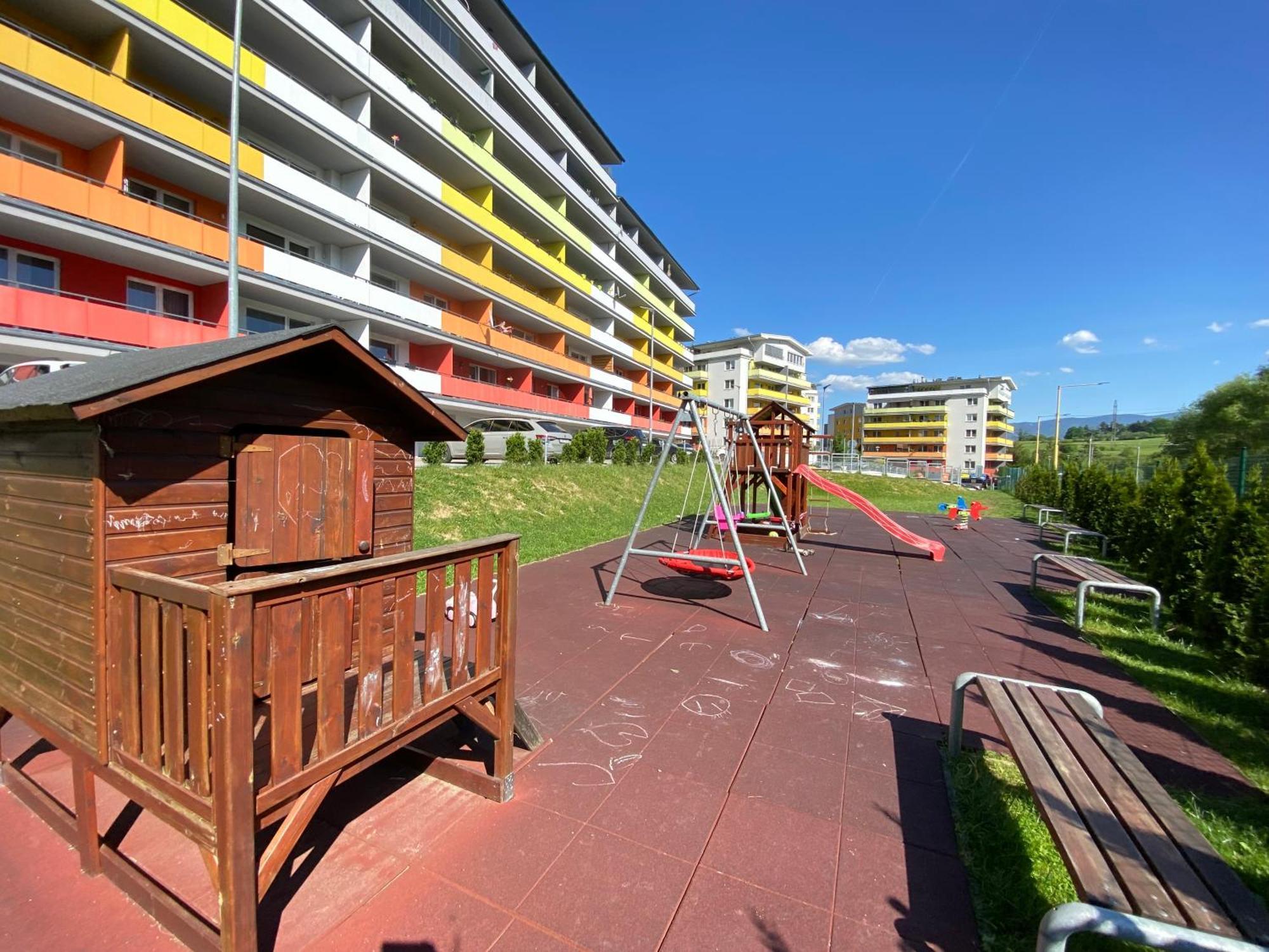 Apartman Slnecna Terasa S Vlastnym Parkovanim Na 2 Auta Apartment Zilina Room photo