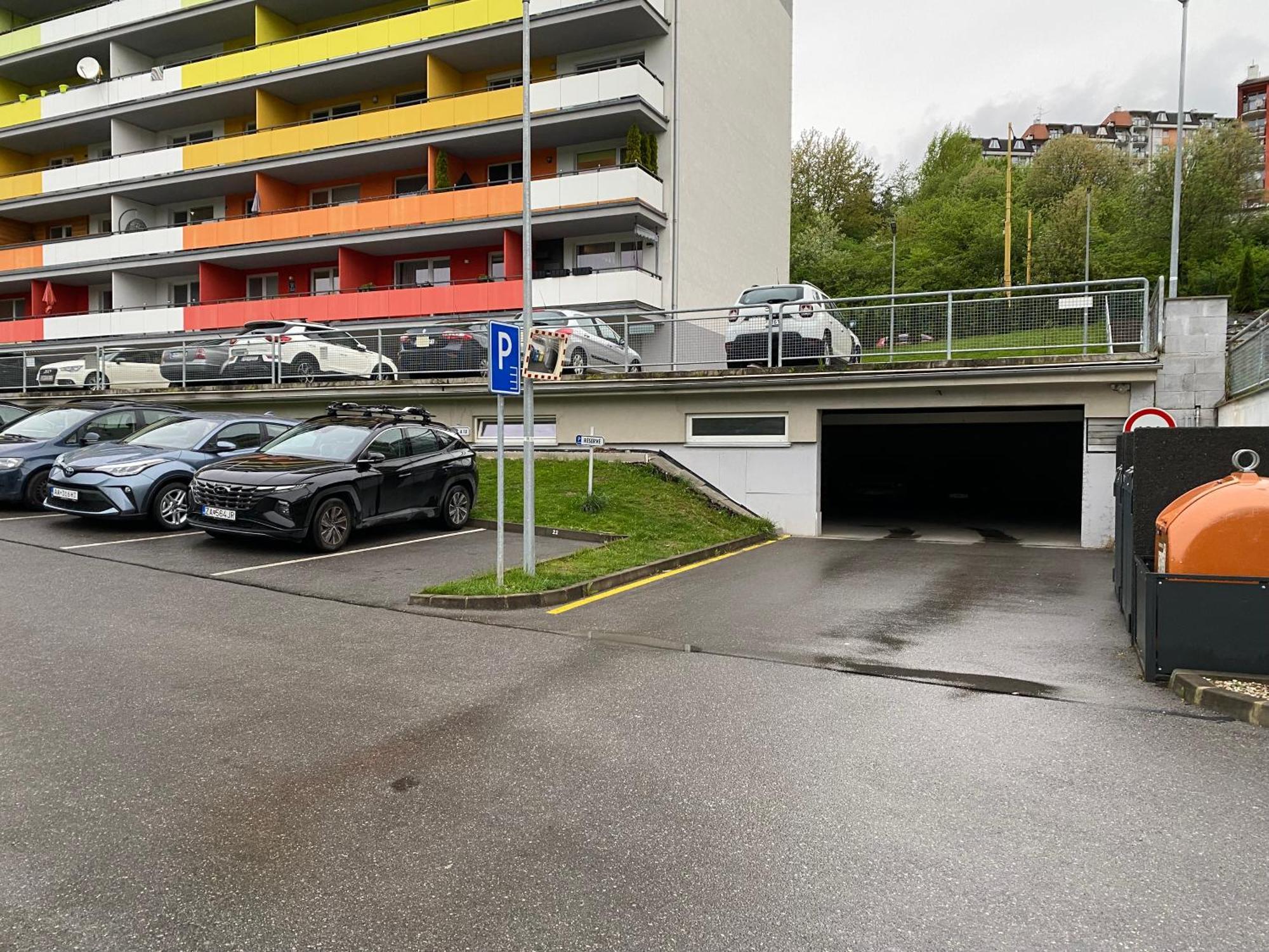 Apartman Slnecna Terasa S Vlastnym Parkovanim Na 2 Auta Apartment Zilina Room photo